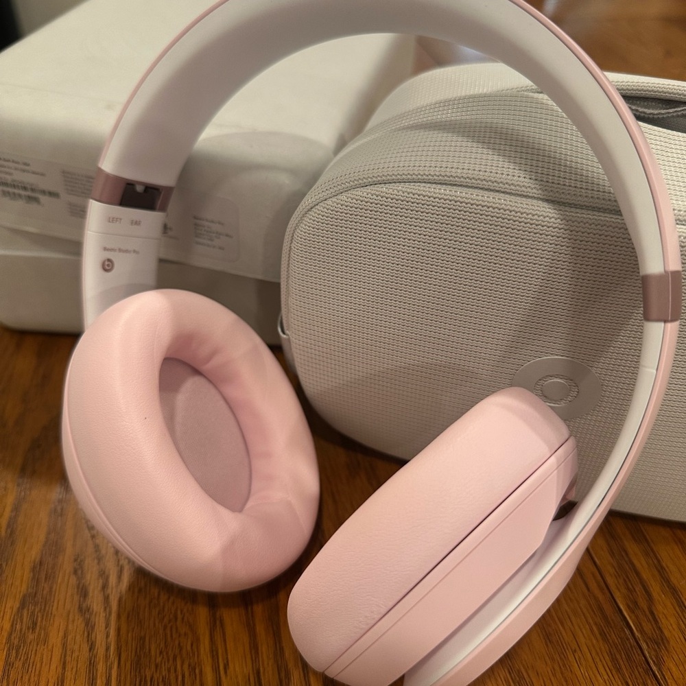 Beats Studio Pro Bluetooth Wireless
Headphones - … - image 3